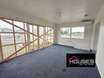 RELOCATABLE HOME-SPACIOUS BOOMERANG HOME