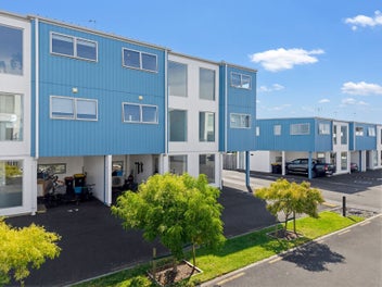 Coastal Ease Across Three Levels