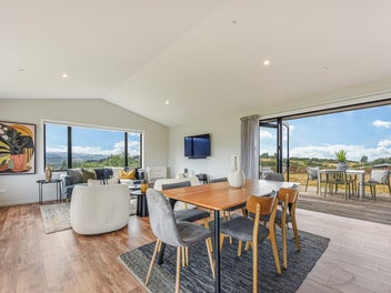 Peaceful Living with Stunning Views