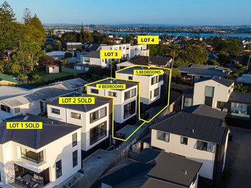 High Spec Luxury Homes in an Elevated Position