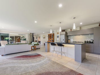 Spacious Family Living In Mapua Village