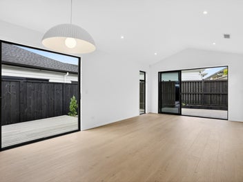 Pavilion-Inspired Design | Light-Filled Luxury