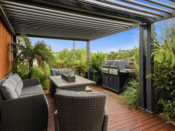 Don't Delay… Motivated Vendor = Selling!