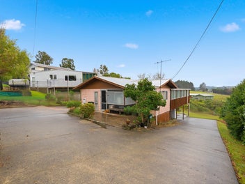 VENDOR ON THE MOVE - NEEDS SOLD