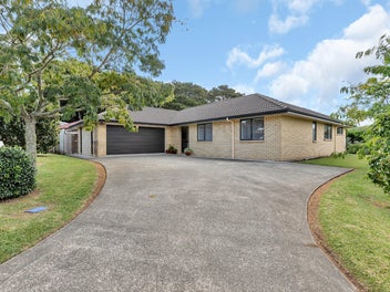 Elevated Family Living in Kamo