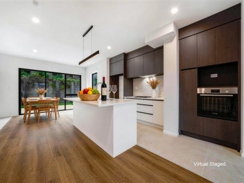 Vendor Must Sell! Townhouse in Prime Stanmore Bay