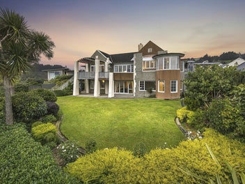 Motivated to Move - Views, Size and Sun