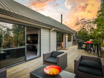 Private 1.28ha Lifestyle Retreat in Waimauku