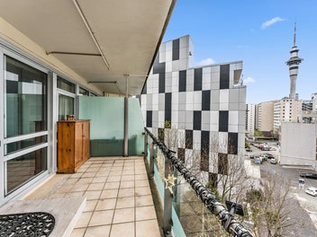 BIGGEST DEAL IN TOWN! Freehold 163m²