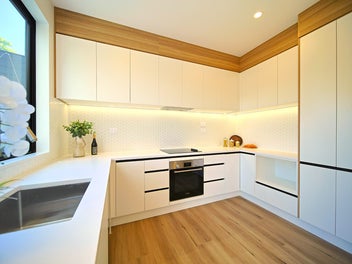 Contemporary Elegance! Stylish,Peaceful & New!