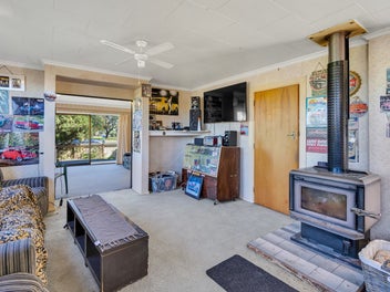 Spacious Bungalow Living on a Generous Section