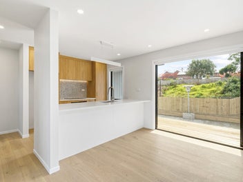 3&4 Bed Homes With Reserve Views & Garages!