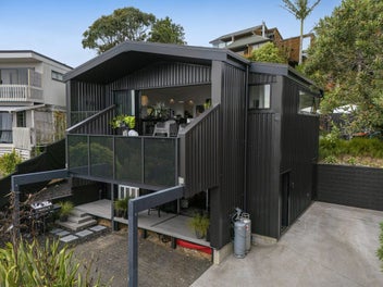 X-Factor Coastal Escape with Unrivalled Views