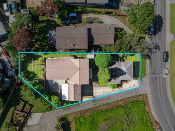 Home & Income Opportunity on a Freehold Site