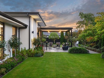 Elegance, presence, everyday ease