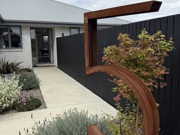 Vendors relocating – this will be sold!