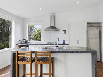Sun-Soaked, Low-Maintenance Living in Aotea
