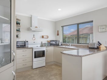 Sun, Security and Simple Living!