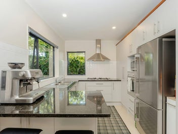 Big Bones. Prime Spot. Rare Chance.