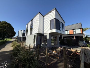 Parkside Standalone 3-Bed Home in Mt Albert