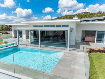 Relaxed Coastal Living, Pool & Sea Views