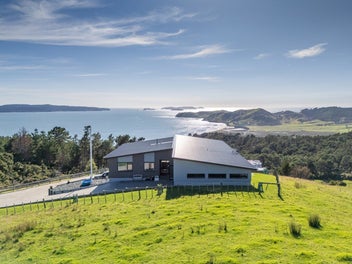 Elevated Coastal Entertainer with Stunning Views