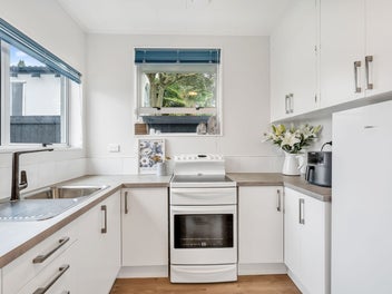 Fresh, Stylish & Superbly Located