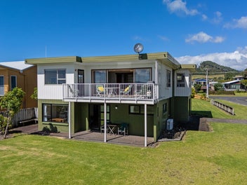 Beachfront & Boating on your doorstep