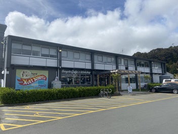 Image 1 of 6