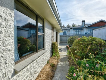 Image 1 of 20