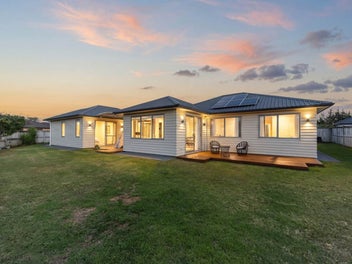 Private Courtyard Escape on 1,033sqm + Solar