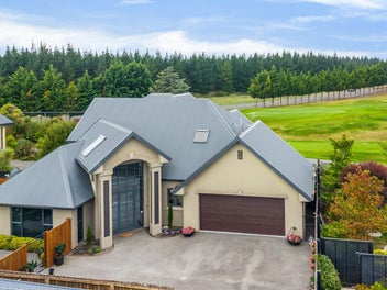 Views, Trees & Room to Breathe