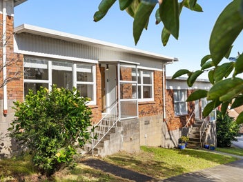 Affordable entry into Mairangi Bay