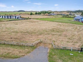 A Blank Canvas With a Coastal Accent