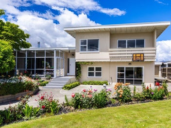 New start on Newbourne - owners moving rural