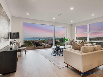 Brand New Clifftop Living & Sea Views