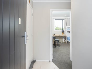 Modern & Low-Maintenance in Grandview Road