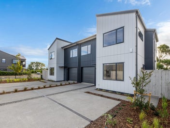 Modern Family Living in the Heart of Waiata Shores