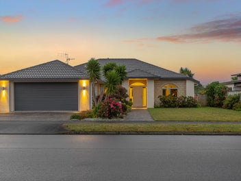 Lakefront, Style & Location