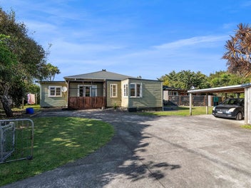 STRONG INVESTMENT!! - $750/WK