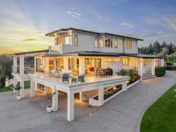 Panoramic Vistas from City to Ranges