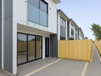 Image 1 of 20