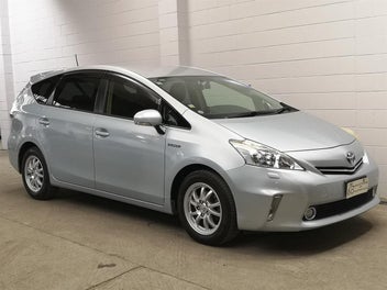 2012 Toyota Prius Alpha 7 seats G spec Leather...