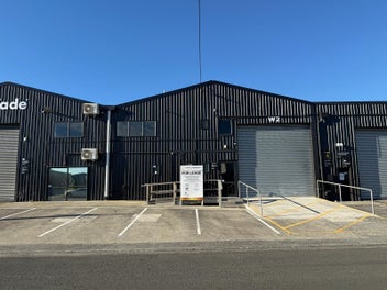 Image 1 of 7
