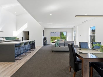 Architectural presence - Brand-new living