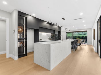 Summer all year round | Professionals