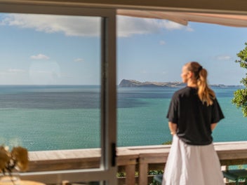 Kiwiana chic on Paku's peak