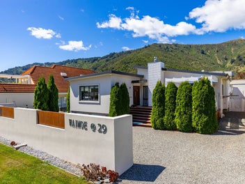 Waikawa Marina Retreat