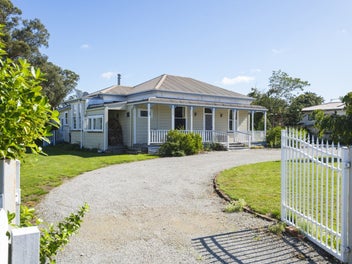 Urgent sale! Large character home, large section