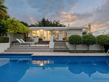 Breathtaking Beauty on Balmoral Lane